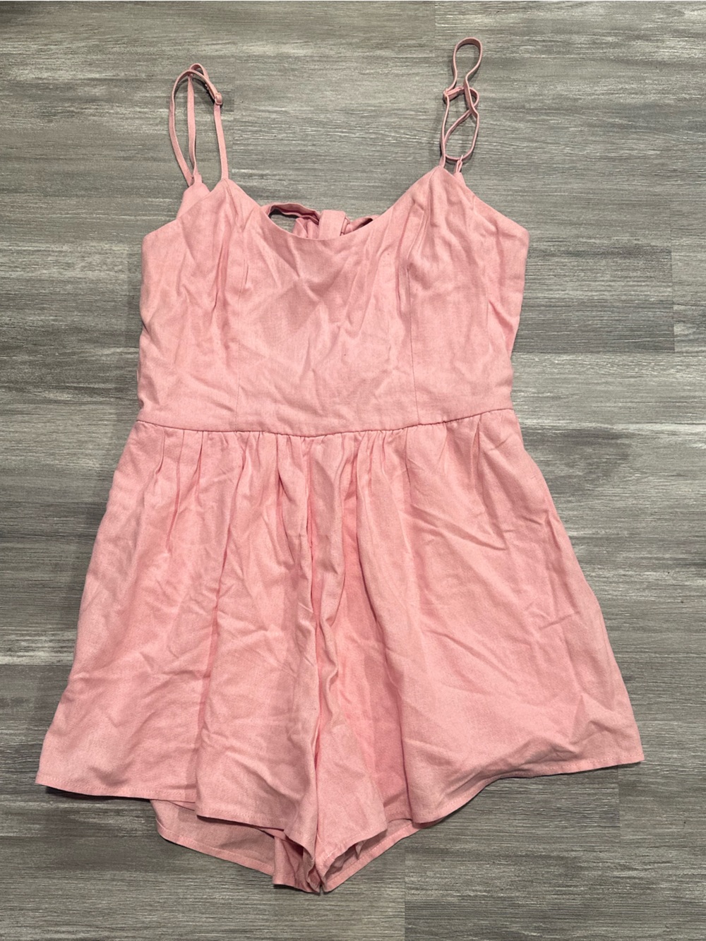 NWT Mi Ami Bow Tie Back Flowy Pink Romper Medium